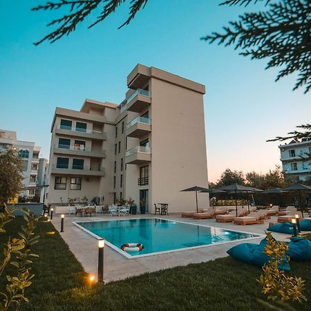 The Blue Wave Hotel Himarë Exterior foto