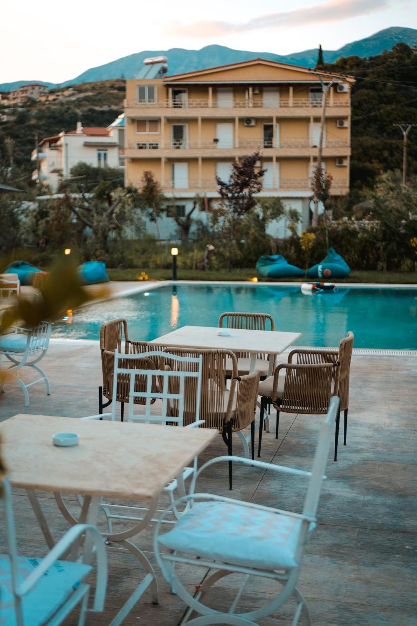 The Blue Wave Hotel Himarë Exterior foto