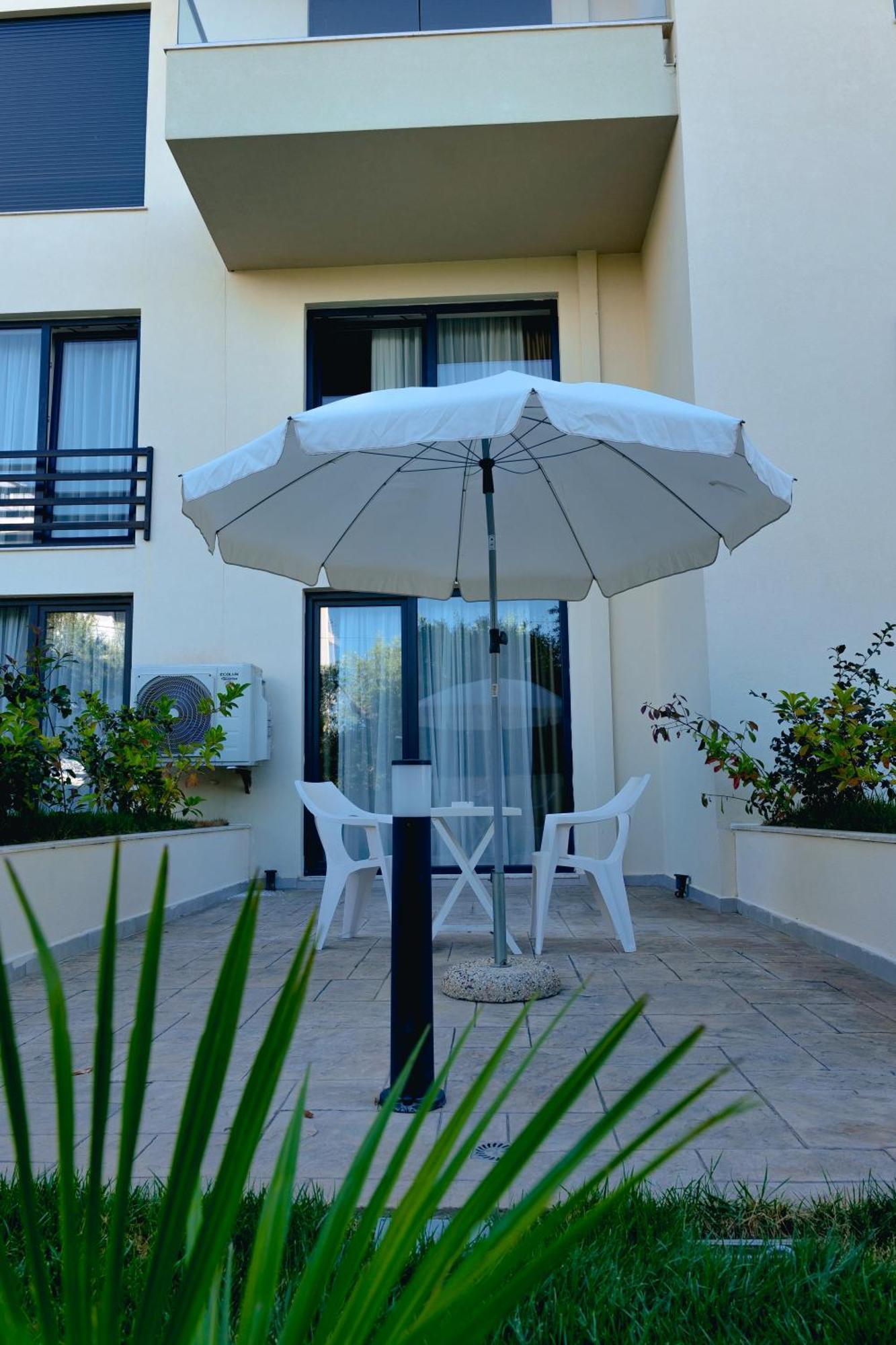 The Blue Wave Hotel Himarë Exterior foto