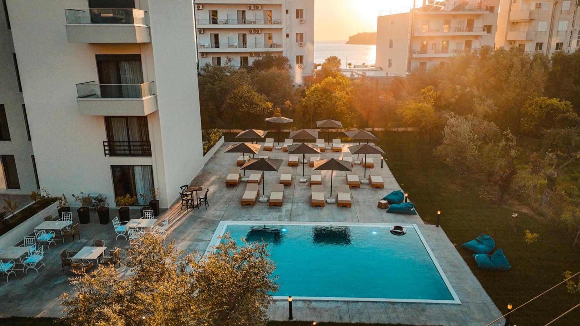 The Blue Wave Hotel Himarë Exterior foto